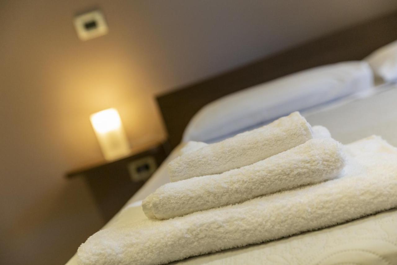 Anda E Rianda Bed & Breakfast Campi Bisenzio Bagian luar foto